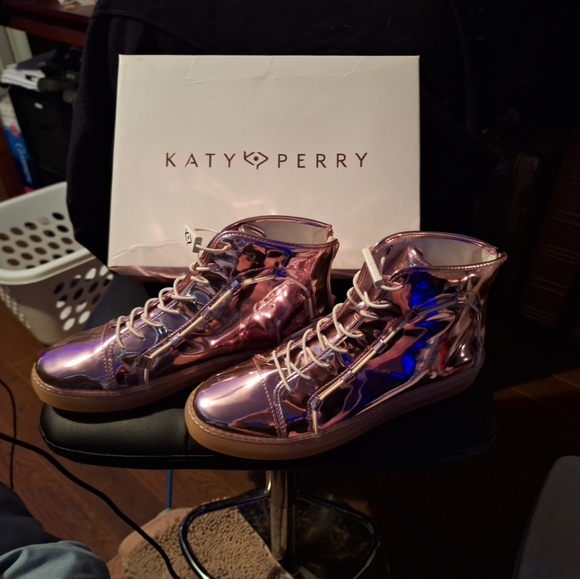 Katy Perry Miranda LED Sneakers Size 11 Pink - Picture 2 of 8